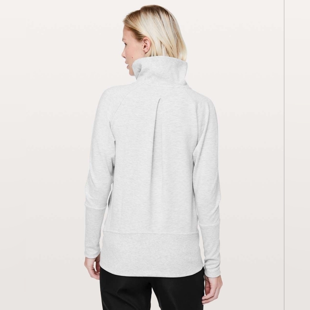 Lululemon High Lines Pullover Size 6 Light Gray Style Number: W3BN6S Long Sleeve - Picture 2 of 16
